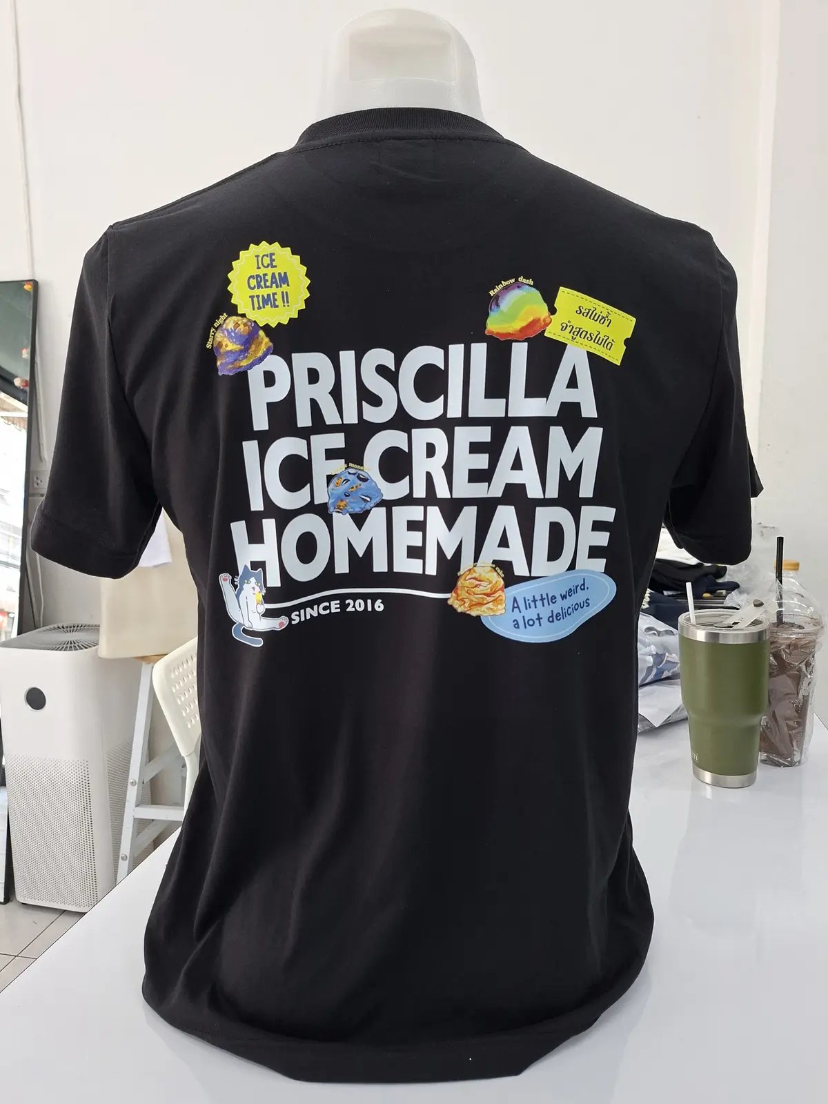 เสื้อร้าน Priscilla Ice Cream สีดำ พิมพ์ลายสีด้านหลัง